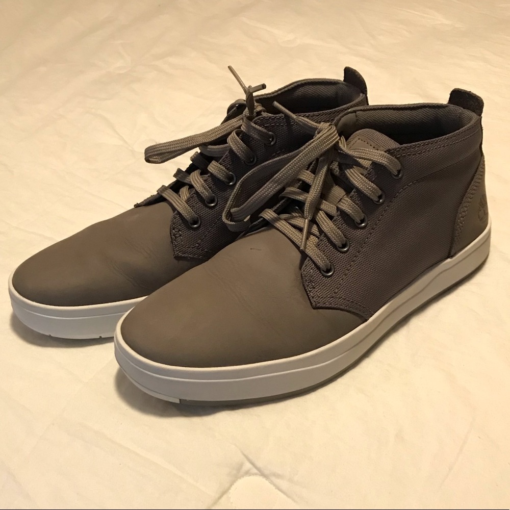 Timberland chucka sneakers! EUC!